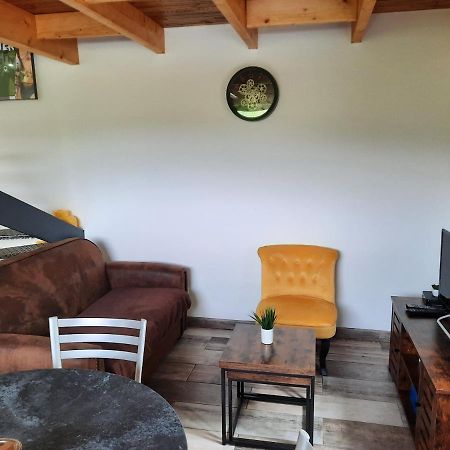 Chalet A L'Oree Du Bois Avec Parking Tournavaux Ngoại thất bức ảnh